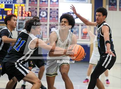 Thumbnail 2 in Poly vs Oak Park (Crown City Round Ball Classic) photogallery.