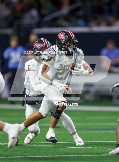 Thumbnail 3 in Emerson vs. Colleyville Heritage (UIL 5A Football Quarterfinals) photogallery.