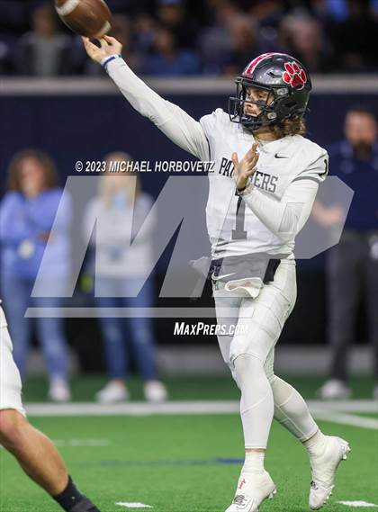 Thumbnail 2 in Emerson vs. Colleyville Heritage (UIL 5A Football Quarterfinals) photogallery.