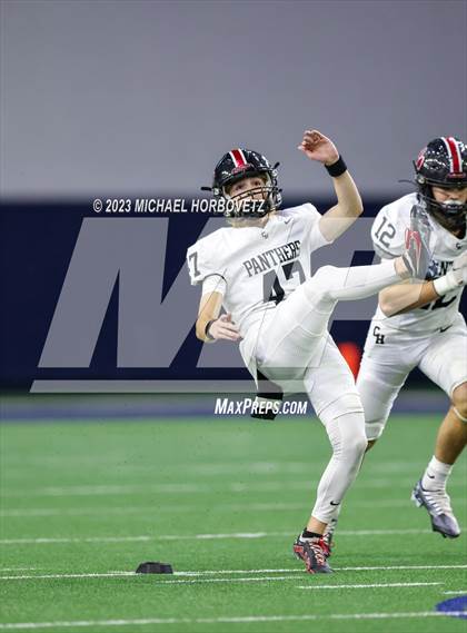 Thumbnail 2 in Emerson vs. Colleyville Heritage (UIL 5A Football Quarterfinals) photogallery.