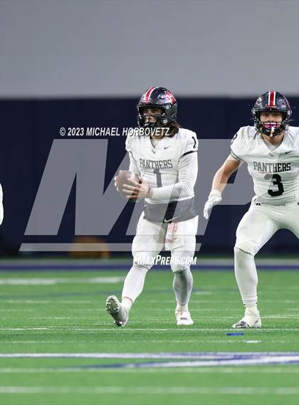Thumbnail 2 in Emerson vs. Colleyville Heritage (UIL 5A Football Quarterfinals) photogallery.