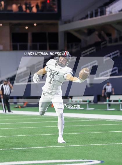 Thumbnail 1 in Emerson vs. Colleyville Heritage (UIL 5A Football Quarterfinals) photogallery.
