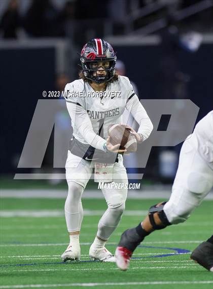 Thumbnail 1 in Emerson vs. Colleyville Heritage (UIL 5A Football Quarterfinals) photogallery.