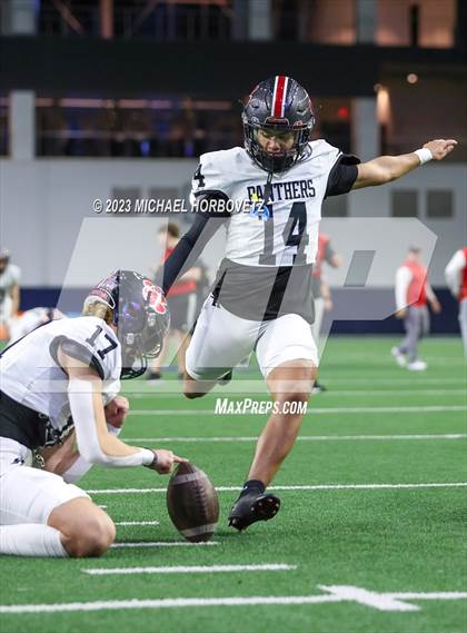 Thumbnail 3 in Emerson vs. Colleyville Heritage (UIL 5A Football Quarterfinals) photogallery.