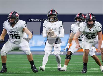Thumbnail 2 in Emerson vs. Colleyville Heritage (UIL 5A Football Quarterfinals) photogallery.