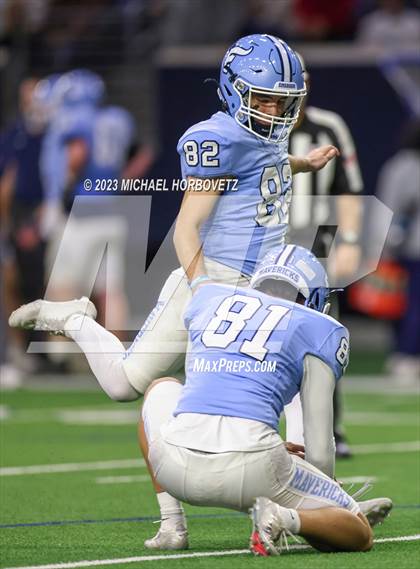 Thumbnail 3 in Emerson vs. Colleyville Heritage (UIL 5A Football Quarterfinals) photogallery.