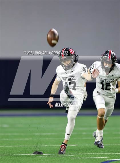 Thumbnail 1 in Emerson vs. Colleyville Heritage (UIL 5A Football Quarterfinals) photogallery.