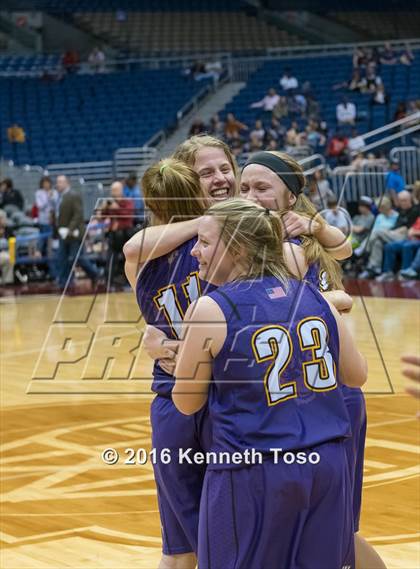 Thumbnail 1 in Weimar vs. Panhandle (UIL 2A Final) photogallery.