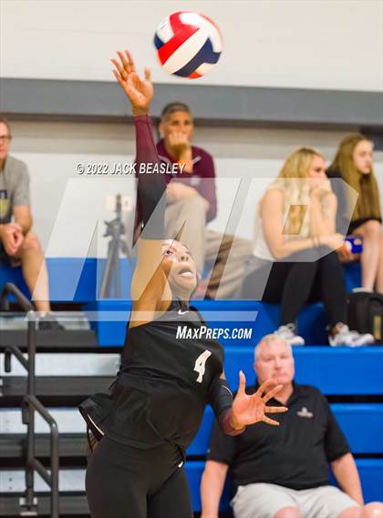 Thumbnail 1 in Hamilton vs Notre Dame Prep (Nike TOC Southwest) photogallery.