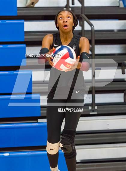 Thumbnail 2 in Hamilton vs Notre Dame Prep (Nike TOC Southwest) photogallery.