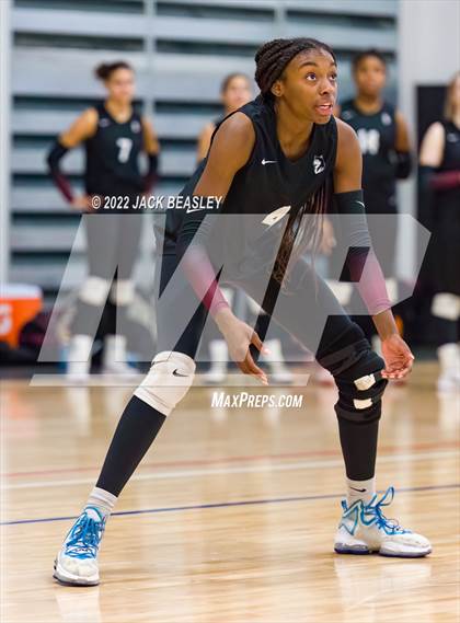 Thumbnail 2 in Hamilton vs Notre Dame Prep (Nike TOC Southwest) photogallery.