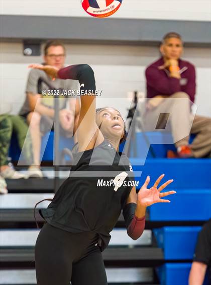 Thumbnail 2 in Hamilton vs Notre Dame Prep (Nike TOC Southwest) photogallery.