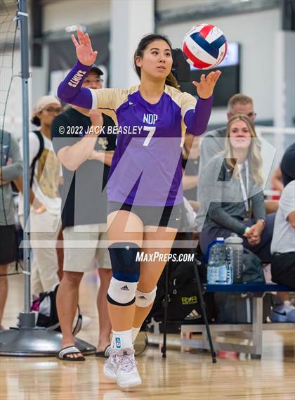 Thumbnail 1 in Hamilton vs Notre Dame Prep (Nike TOC Southwest) photogallery.