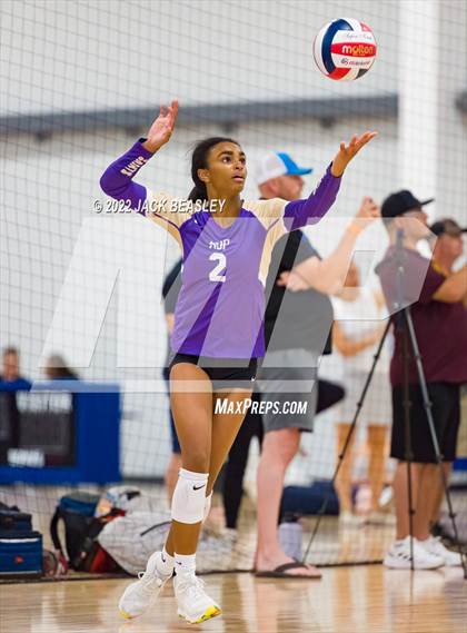 Thumbnail 3 in Hamilton vs Notre Dame Prep (Nike TOC Southwest) photogallery.