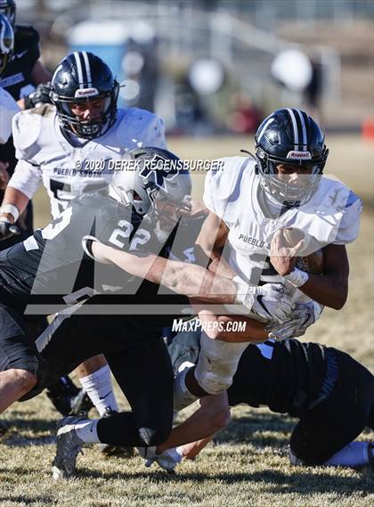 Thumbnail 2 in Pueblo South vs Roosevelt (CHSAA 3A Playoff Semifinal) photogallery.
