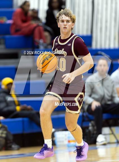 Thumbnail 1 in Dunlap vs Belleville East (Illinois Classic) photogallery.