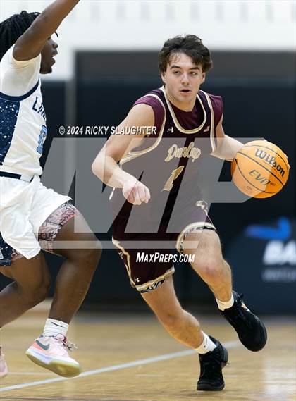 Thumbnail 1 in Dunlap vs Belleville East (Illinois Classic) photogallery.