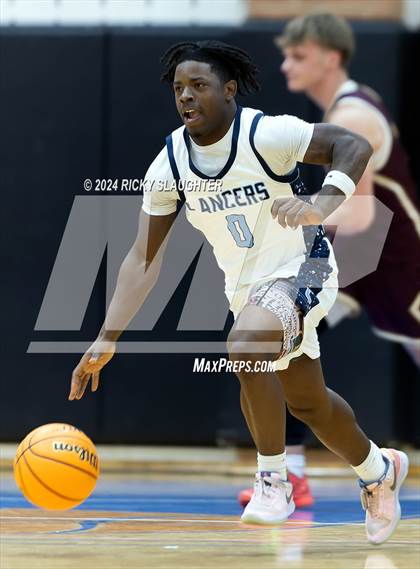 Thumbnail 2 in Dunlap vs Belleville East (Illinois Classic) photogallery.