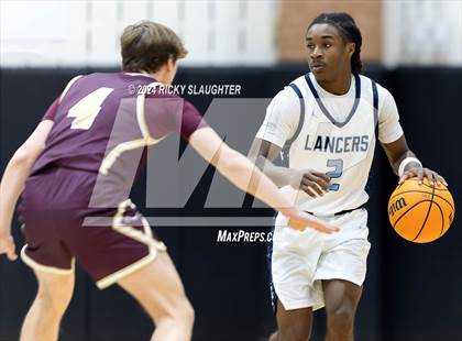Thumbnail 3 in Dunlap vs Belleville East (Illinois Classic) photogallery.