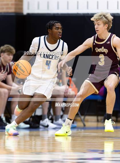 Thumbnail 2 in Dunlap vs Belleville East (Illinois Classic) photogallery.