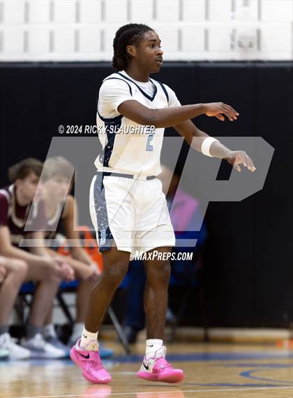 Thumbnail 2 in Dunlap vs Belleville East (Illinois Classic) photogallery.
