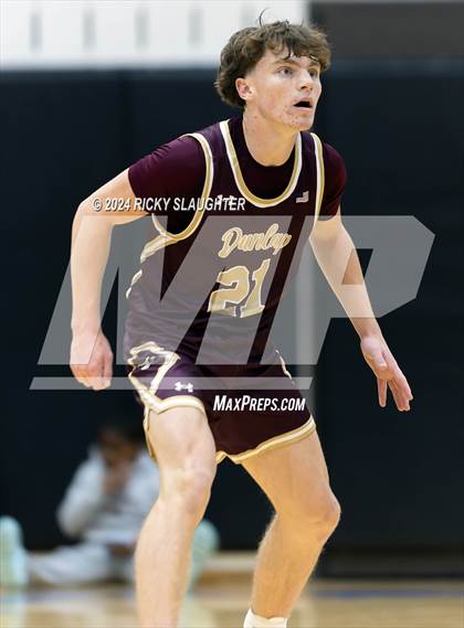 Thumbnail 3 in Dunlap vs Belleville East (Illinois Classic) photogallery.