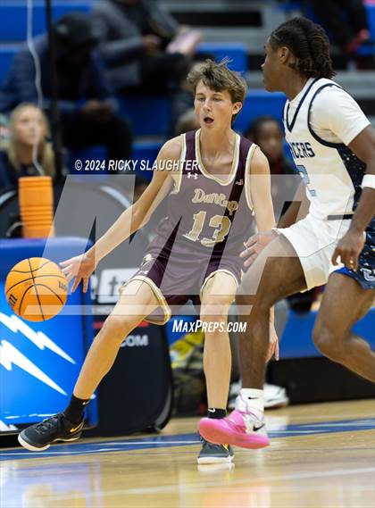 Thumbnail 3 in Dunlap vs Belleville East (Illinois Classic) photogallery.