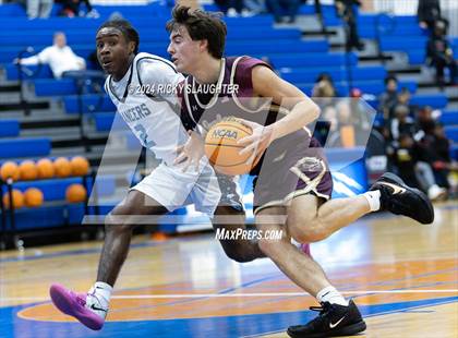 Thumbnail 2 in Dunlap vs Belleville East (Illinois Classic) photogallery.