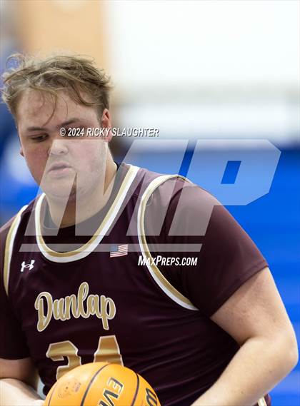 Thumbnail 1 in Dunlap vs Belleville East (Illinois Classic) photogallery.