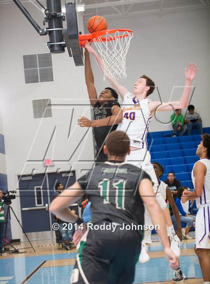Thumbnail 3 in DeSoto vs. Richardson (McDonald's Texas Invitational) photogallery.