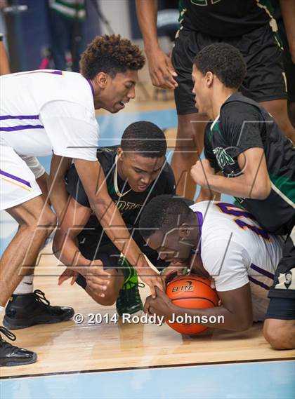 Thumbnail 1 in DeSoto vs. Richardson (McDonald's Texas Invitational) photogallery.