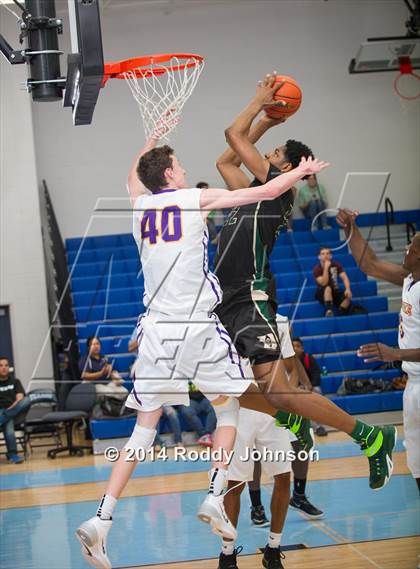 Thumbnail 3 in DeSoto vs. Richardson (McDonald's Texas Invitational) photogallery.