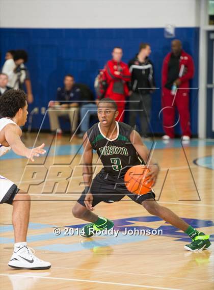 Thumbnail 2 in DeSoto vs. Richardson (McDonald's Texas Invitational) photogallery.