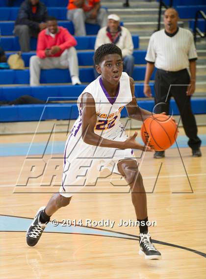 Thumbnail 1 in DeSoto vs. Richardson (McDonald's Texas Invitational) photogallery.