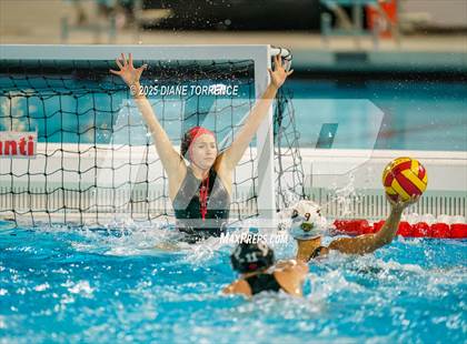 Thumbnail 2 in Flintridge Sacred Heart vs Elsinore (CIF-SS Div 3 Finals) photogallery.