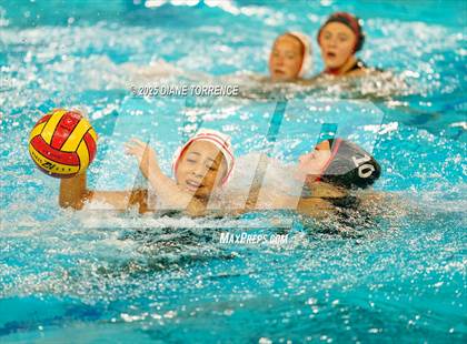 Thumbnail 2 in Flintridge Sacred Heart vs Elsinore (CIF-SS Div 3 Finals) photogallery.