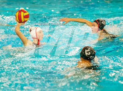 Thumbnail 2 in Flintridge Sacred Heart vs Elsinore (CIF-SS Div 3 Finals) photogallery.