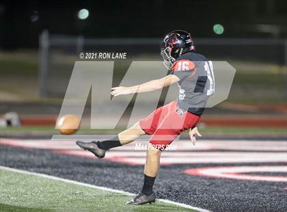Thumbnail 3 in Edmond Memorial @ Mustang photogallery.