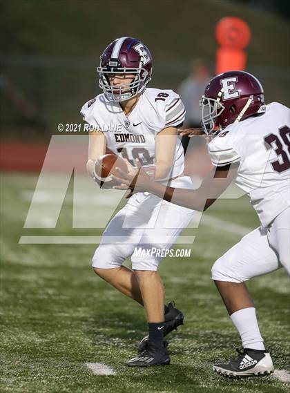 Thumbnail 1 in Edmond Memorial @ Mustang photogallery.