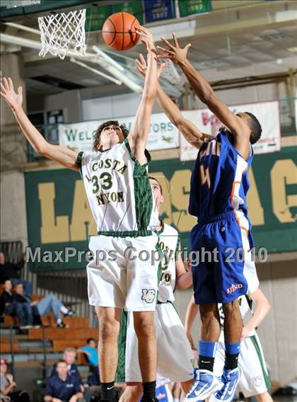 Thumbnail 1 in La Costa Canyon vs. St. Joseph Notre Dame (MaxPreps Holiday Classic) photogallery.