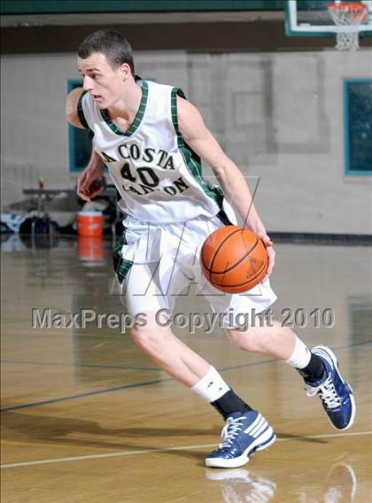 Thumbnail 1 in La Costa Canyon vs. St. Joseph Notre Dame (MaxPreps Holiday Classic) photogallery.