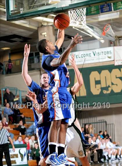 Thumbnail 2 in La Costa Canyon vs. St. Joseph Notre Dame (MaxPreps Holiday Classic) photogallery.