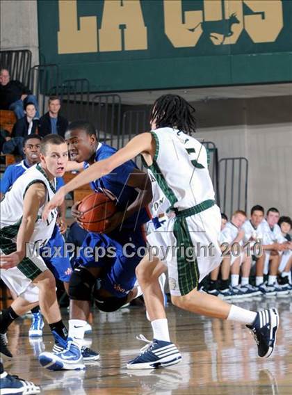 Thumbnail 2 in La Costa Canyon vs. St. Joseph Notre Dame (MaxPreps Holiday Classic) photogallery.