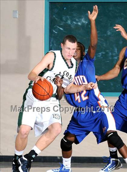 Thumbnail 3 in La Costa Canyon vs. St. Joseph Notre Dame (MaxPreps Holiday Classic) photogallery.