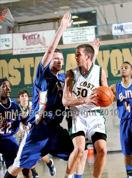 Thumbnail 1 in La Costa Canyon vs. St. Joseph Notre Dame (MaxPreps Holiday Classic) photogallery.