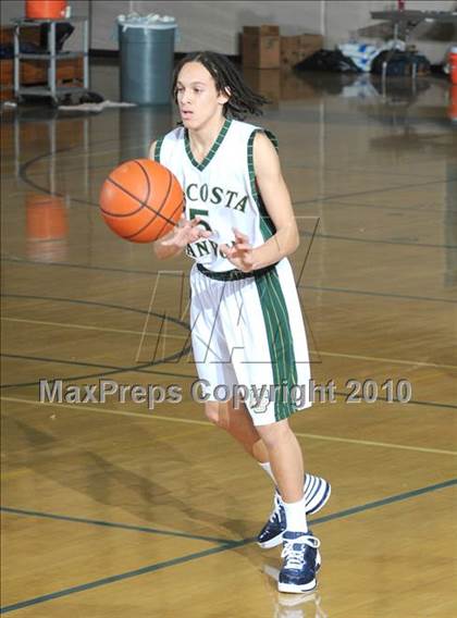 Thumbnail 1 in La Costa Canyon vs. St. Joseph Notre Dame (MaxPreps Holiday Classic) photogallery.
