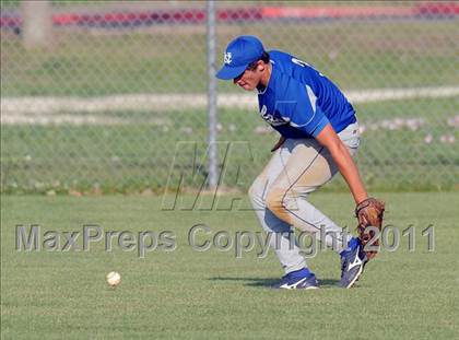 Thumbnail 1 in Nolan Catholic @ John Paul II photogallery.