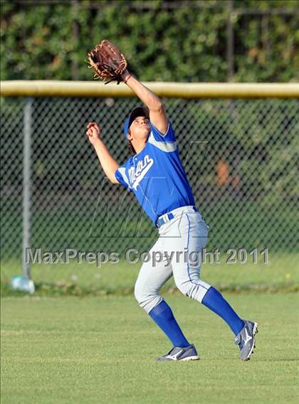 Thumbnail 3 in Nolan Catholic @ John Paul II photogallery.