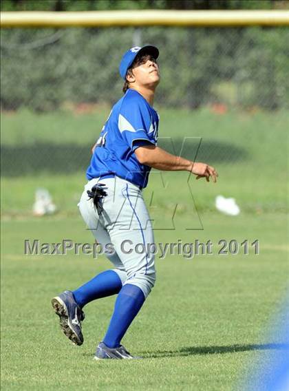 Thumbnail 1 in Nolan Catholic @ John Paul II photogallery.