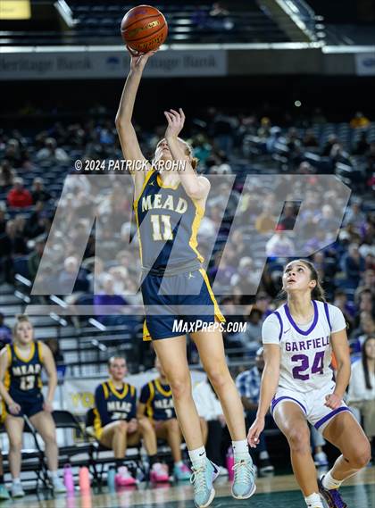 Thumbnail 3 in Mead vs. Garfield (WIAA 3A Final) photogallery.